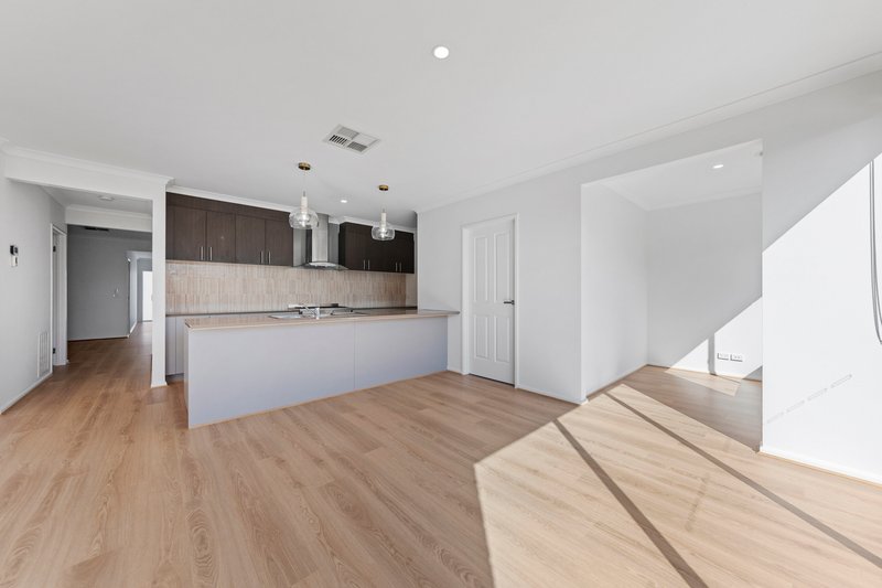 Photo - 20 Denton Drive, Officer VIC 3809 - Image 6
