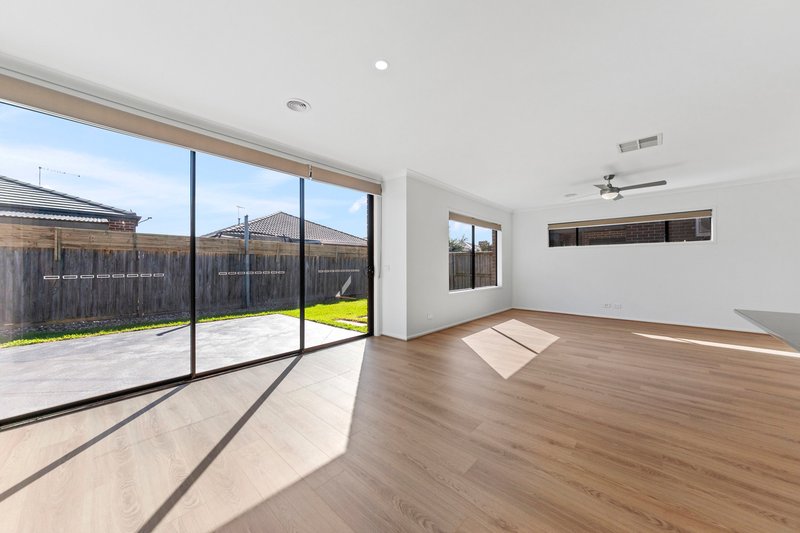 Photo - 20 Denton Drive, Officer VIC 3809 - Image 9