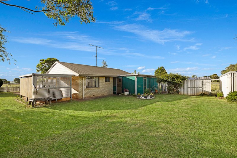 Photo - 20 Diana Parade, Clifton QLD 4361 - Image 10