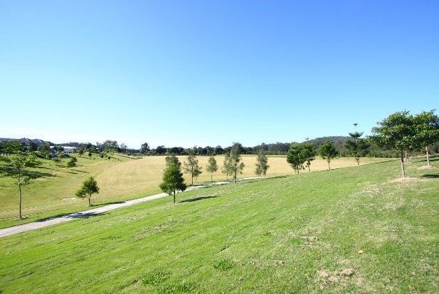 Photo - 20 Dianella Crescent, Maudsland QLD 4210 - Image 24