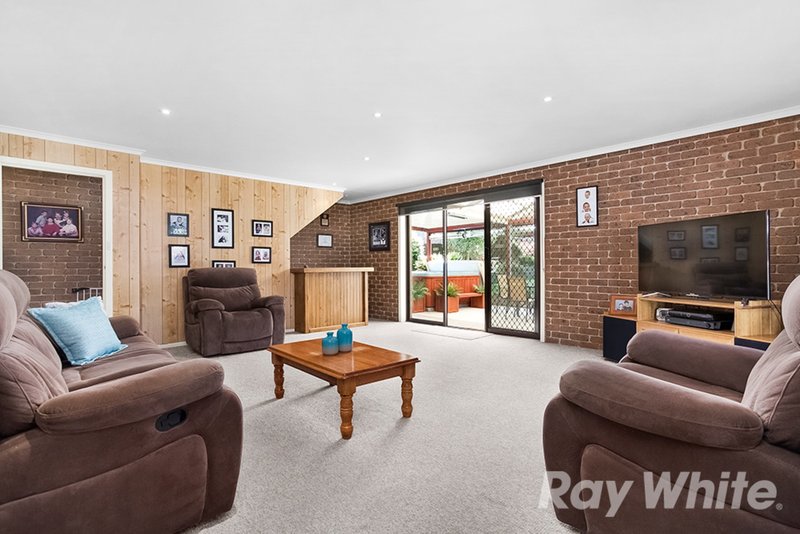 Photo - 20 Dion Road, Glen Waverley VIC 3150 - Image 5