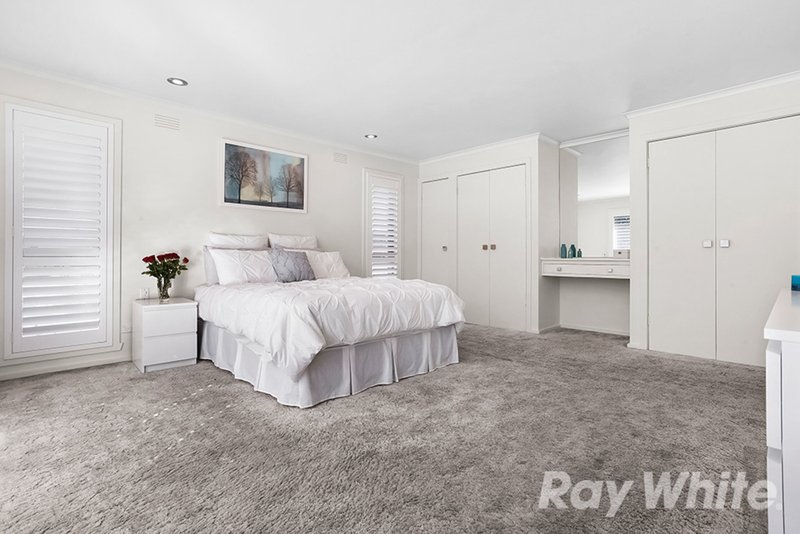 Photo - 20 Dion Road, Glen Waverley VIC 3150 - Image 6