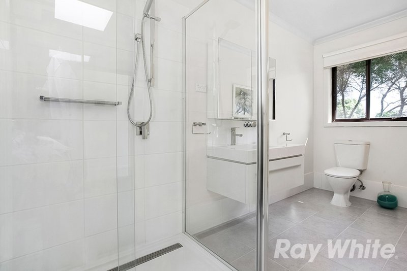 Photo - 20 Dion Road, Glen Waverley VIC 3150 - Image 7