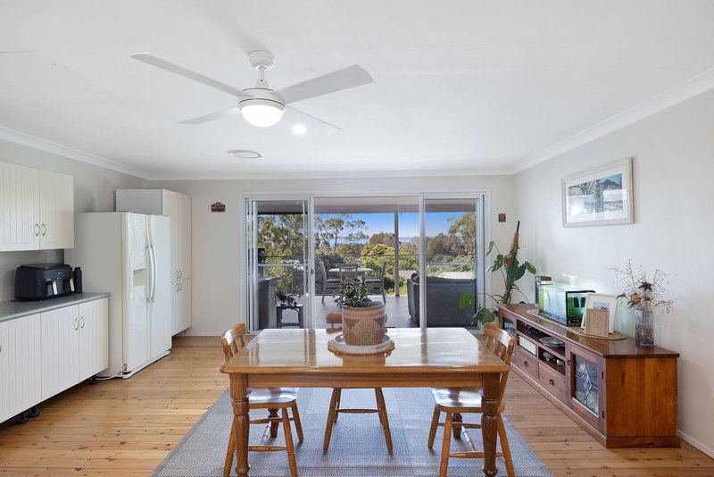 Photo - 20 Donegal Road, Berkeley Vale NSW 2261 - Image 4