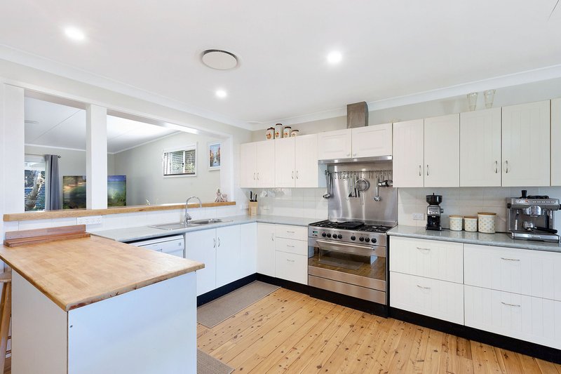 Photo - 20 Donegal Road, Berkeley Vale NSW 2261 - Image 5