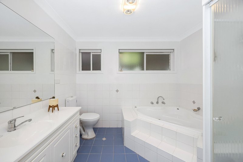 Photo - 20 Donegal Road, Berkeley Vale NSW 2261 - Image 8