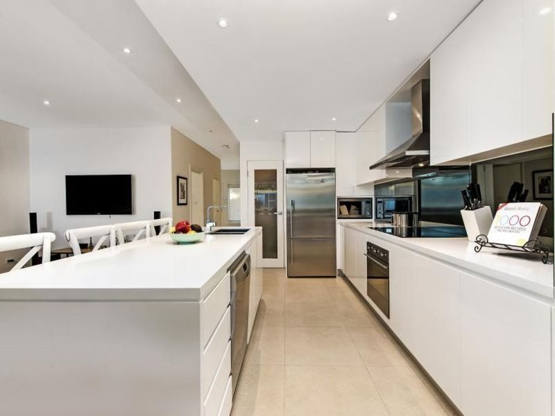 20 Doris Street, Picnic Point NSW 2213