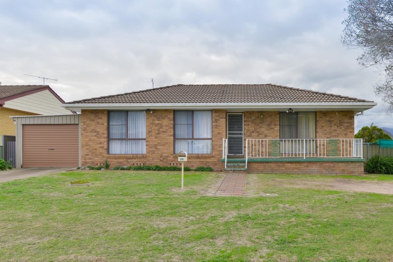 Photo - 20 Dorothy Avenue, Kootingal NSW 2352 - Image 1