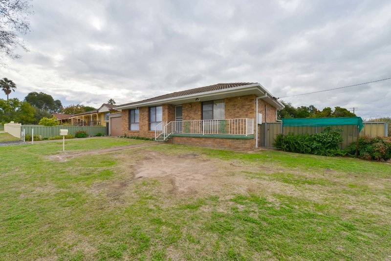 Photo - 20 Dorothy Avenue, Kootingal NSW 2352 - Image 2