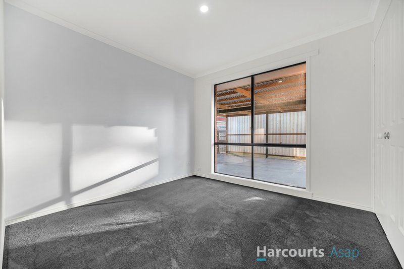 Photo - 20 Drummer Lane, Narre Warren VIC 3805 - Image 7