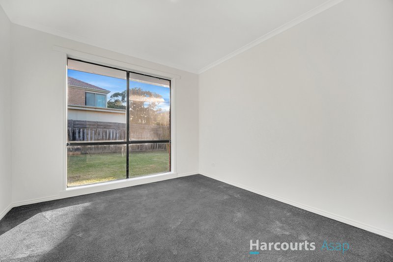 Photo - 20 Drummer Lane, Narre Warren VIC 3805 - Image 8