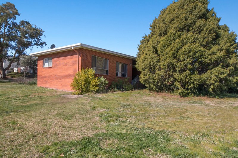 Photo - 20 Du Faur Street, Mawson ACT 2607 - Image 2