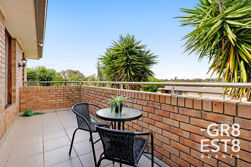 Photo - 20 Dunferline Crescent, Cranbourne VIC 3977 - Image 16