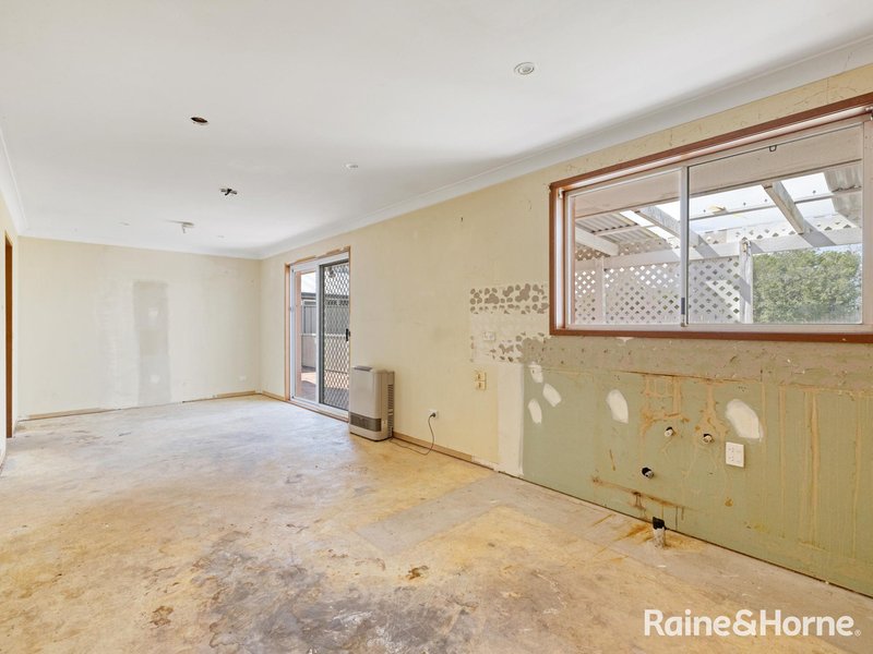 Photo - 20 Duramana Road, Eglinton NSW 2795 - Image 3