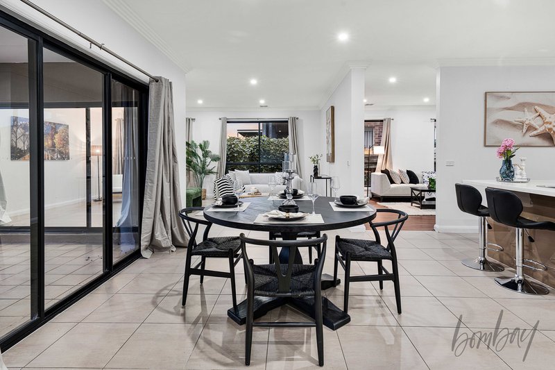 Photo - 20 Eagleview Way, Craigieburn VIC 3064 - Image 6