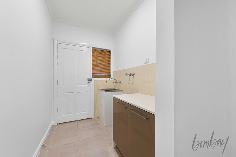 Photo - 20 Eagleview Way, Craigieburn VIC 3064 - Image 16