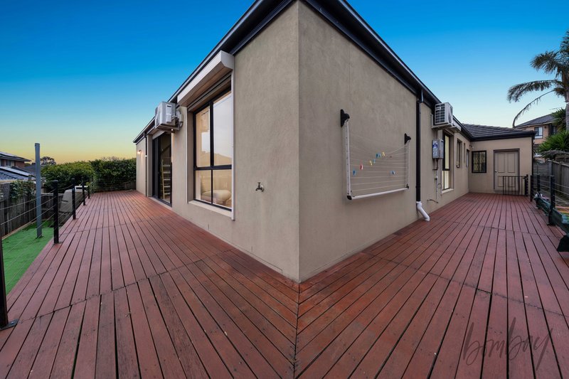 Photo - 20 Eagleview Way, Craigieburn VIC 3064 - Image 17