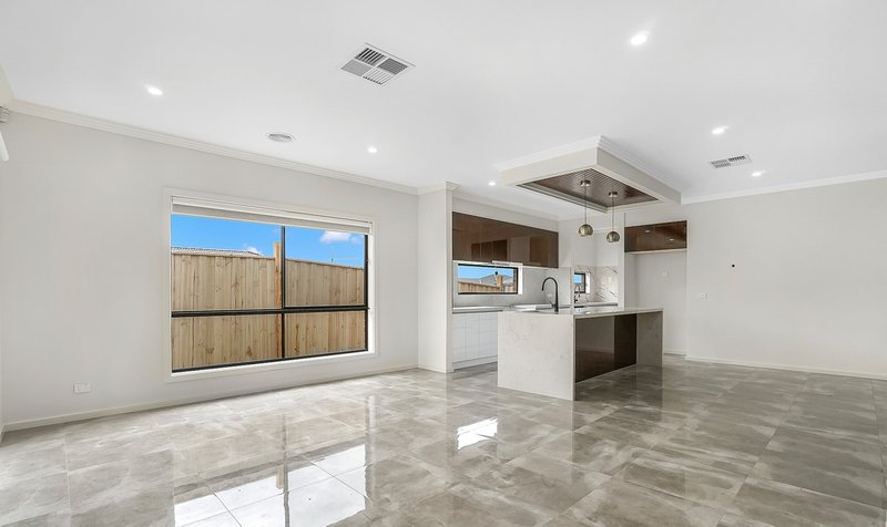 Photo - 20 Earlington Drive, Wollert VIC 3750 - Image 3