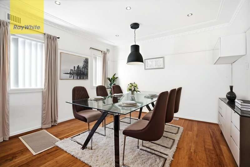 Photo - 20 Earls Avenue, Riverwood NSW 2210 - Image 3