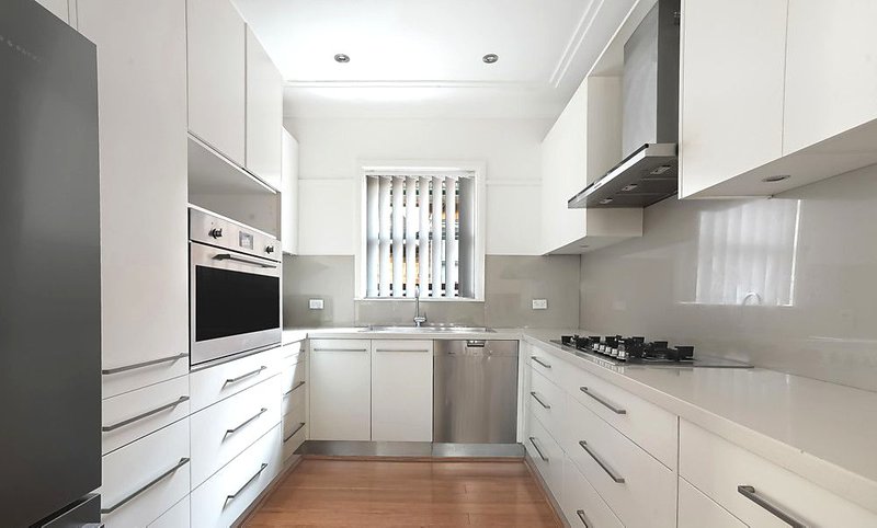 Photo - 20 Earls Avenue, Riverwood NSW 2210 - Image 4