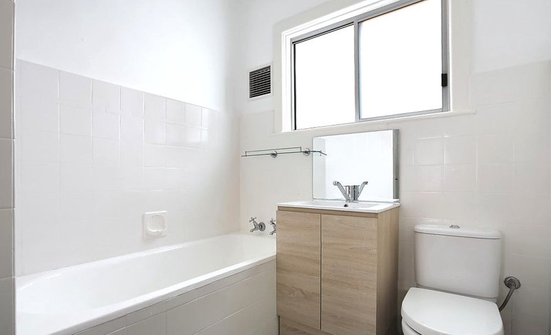 Photo - 20 Earls Avenue, Riverwood NSW 2210 - Image 9