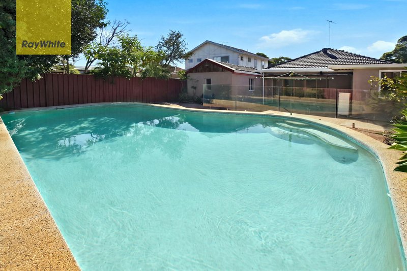 Photo - 20 Earls Avenue, Riverwood NSW 2210 - Image 11