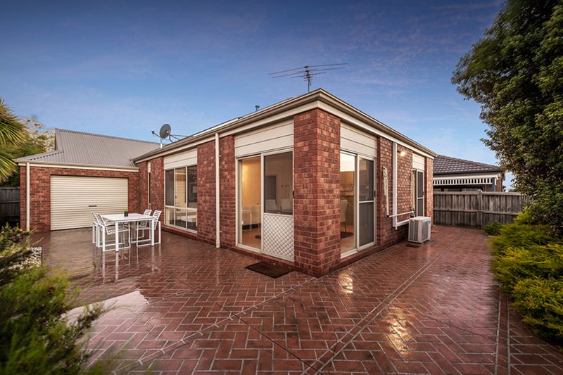 Photo - 20 Earlston Place, Craigieburn VIC 3064 - Image 11