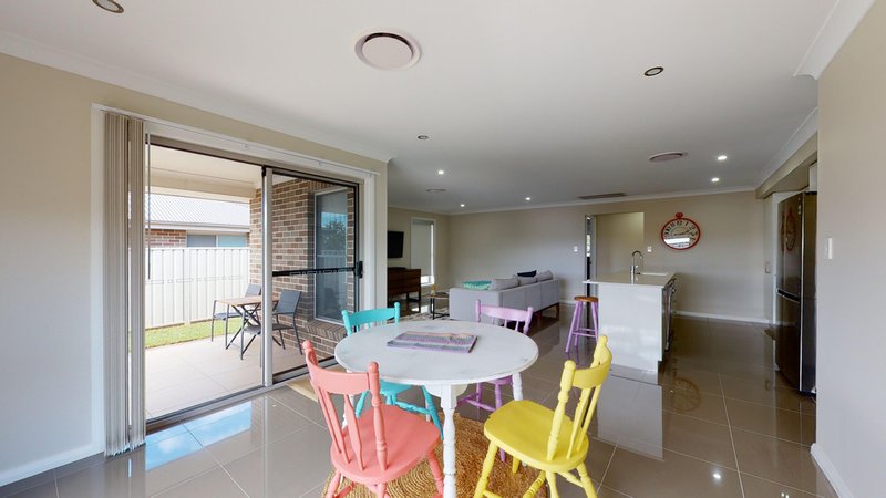 Photo - 20 Ebor Way, Dubbo NSW 2830 - Image 6