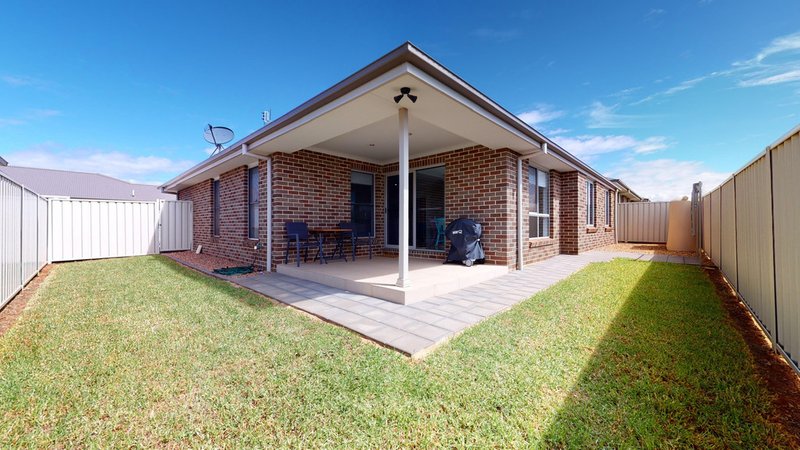 Photo - 20 Ebor Way, Dubbo NSW 2830 - Image 12