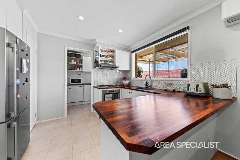 Photo - 20 Edan Court, Pakenham VIC 3810 - Image 2