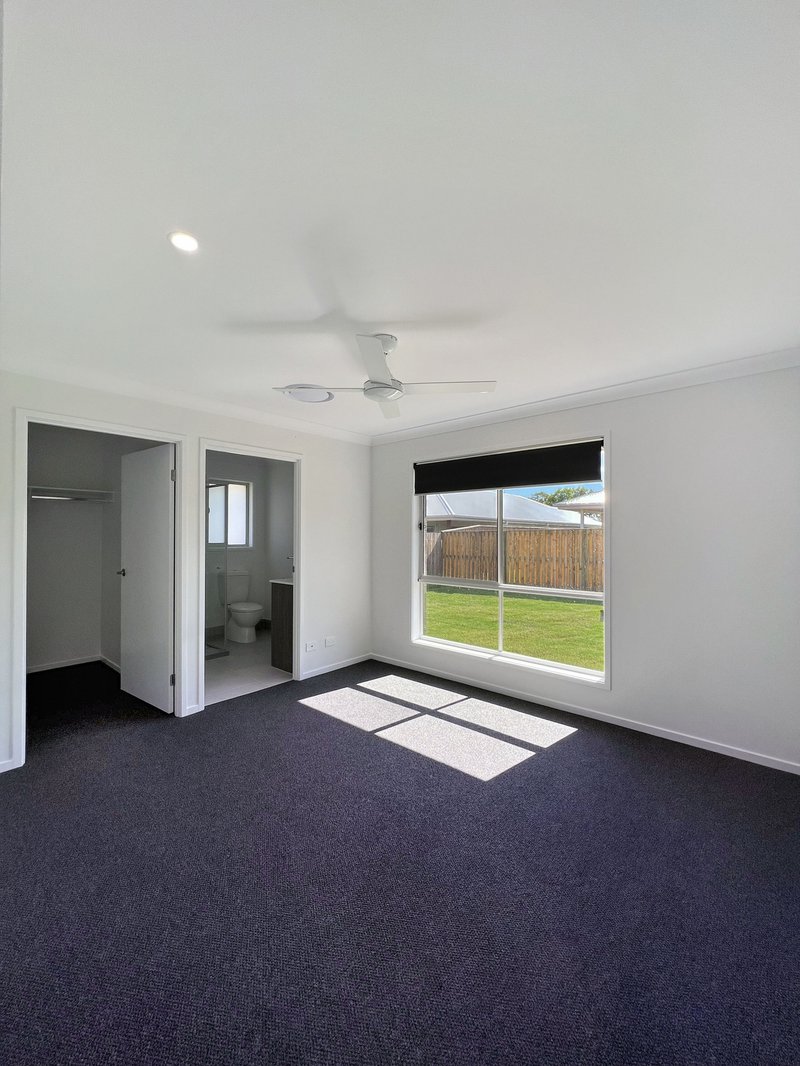 Photo - 20 Edinburgh Crescent, Gleneagle QLD 4285 - Image 6