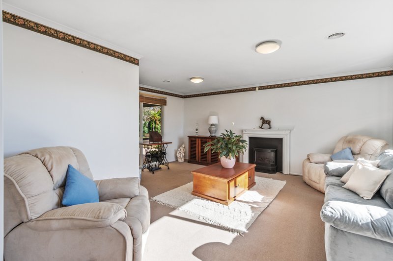 Photo - 20 Elda Court, Cranbourne North VIC 3977 - Image 5