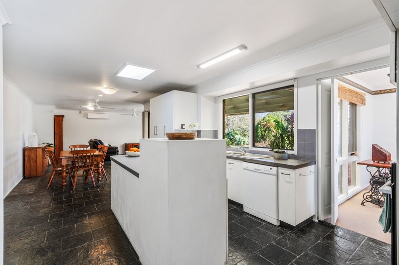 Photo - 20 Elda Court, Cranbourne North VIC 3977 - Image 8