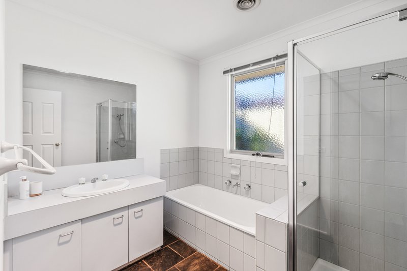 Photo - 20 Elda Court, Cranbourne North VIC 3977 - Image 16