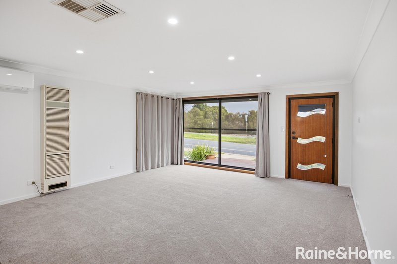 Photo - 20 Elizabeth Avenue, Forest Hill NSW 2651 - Image 3
