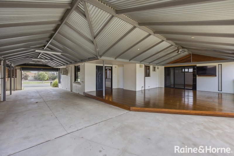 Photo - 20 Elizabeth Avenue, Forest Hill NSW 2651 - Image 16