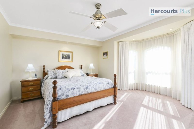 Photo - 20 Elizabeth Crescent, Hallett Cove SA 5158 - Image 8