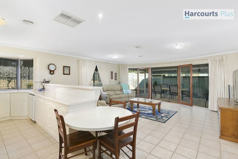 Photo - 20 Elizabeth Crescent, Hallett Cove SA 5158 - Image 13