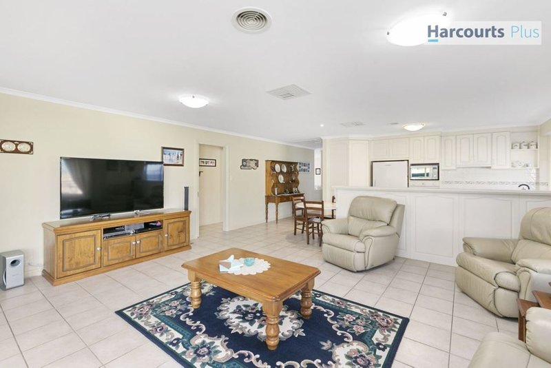 Photo - 20 Elizabeth Crescent, Hallett Cove SA 5158 - Image 15