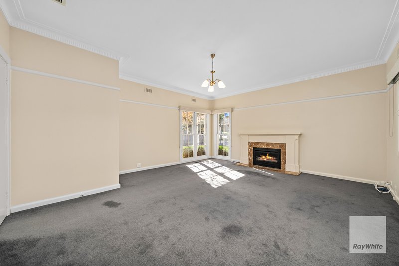 Photo - 20 Elwood Street, Surrey Hills VIC 3127 - Image 2