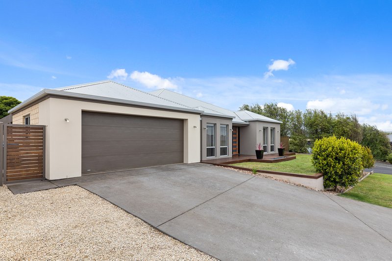 Photo - 20 Emerald Drive, Mount Gambier SA 5290 - Image 3