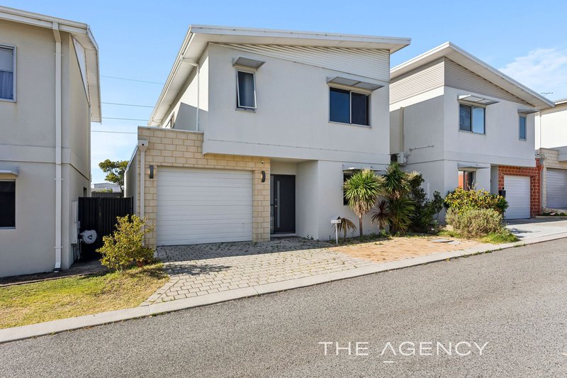 Photo - 20 Emily Loop, Madeley WA 6065 - Image 1