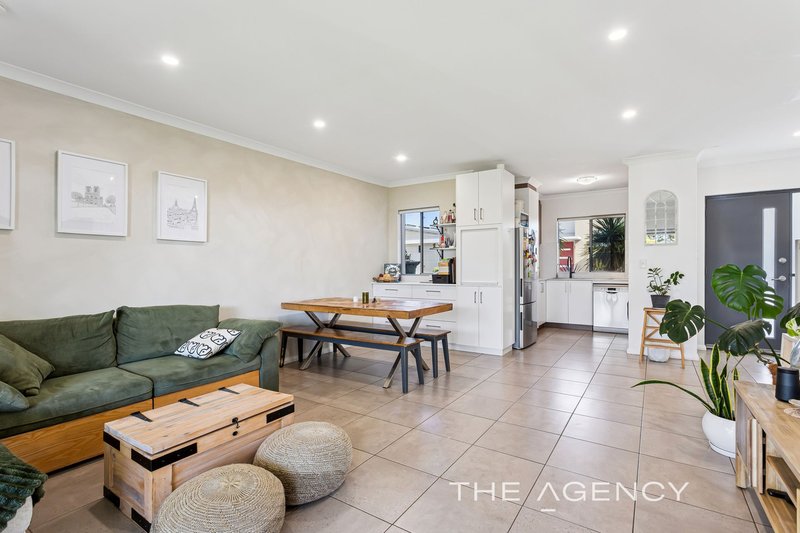 Photo - 20 Emily Loop, Madeley WA 6065 - Image 4