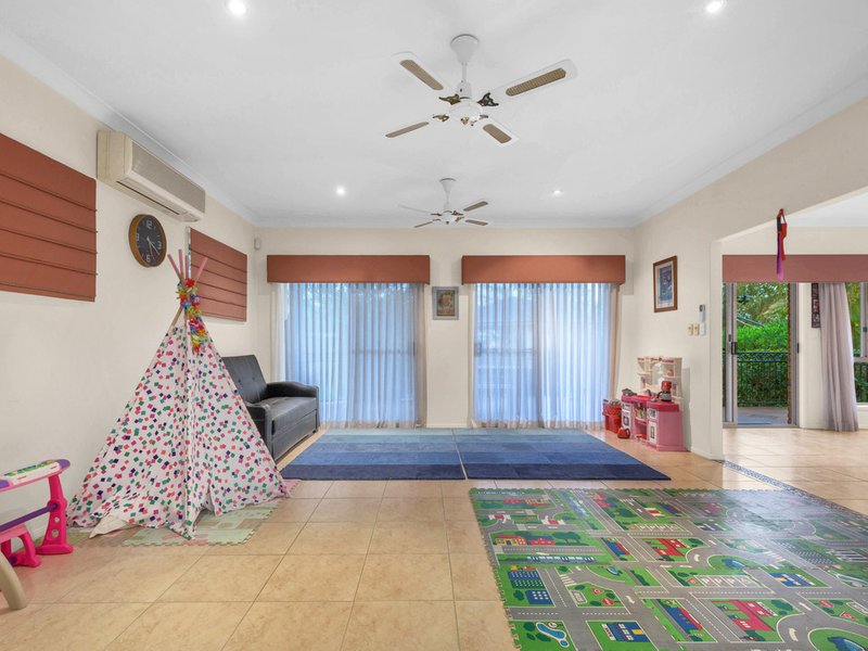 Photo - 20 Endell Street, Bridgeman Downs QLD 4035 - Image 7