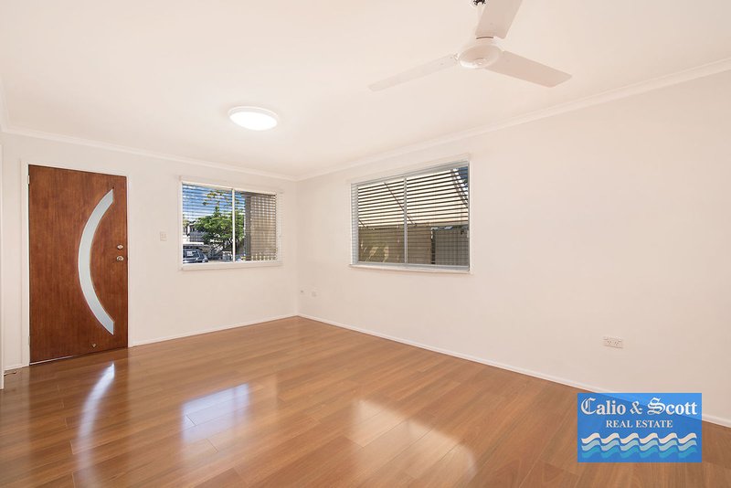 Photo - 20 Ettie Street, Redcliffe QLD 4020 - Image 2