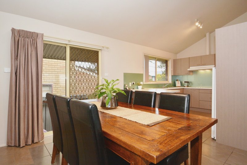 Photo - 20 Exford Avenue, Macquarie Hills NSW 2285 - Image 8