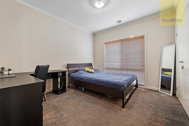 Photo - 20 Explorers Place, Craigieburn VIC 3064 - Image 6