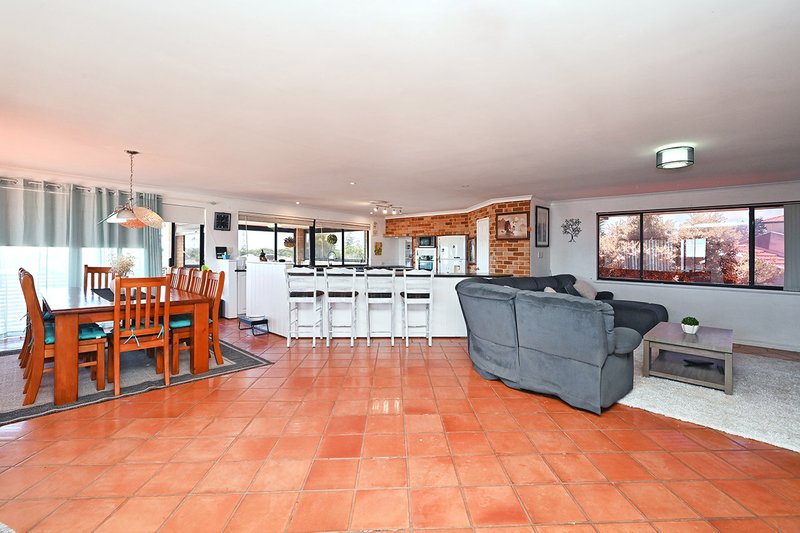 Photo - 20 Fawley Retreat, Mindarie WA 6030 - Image 16