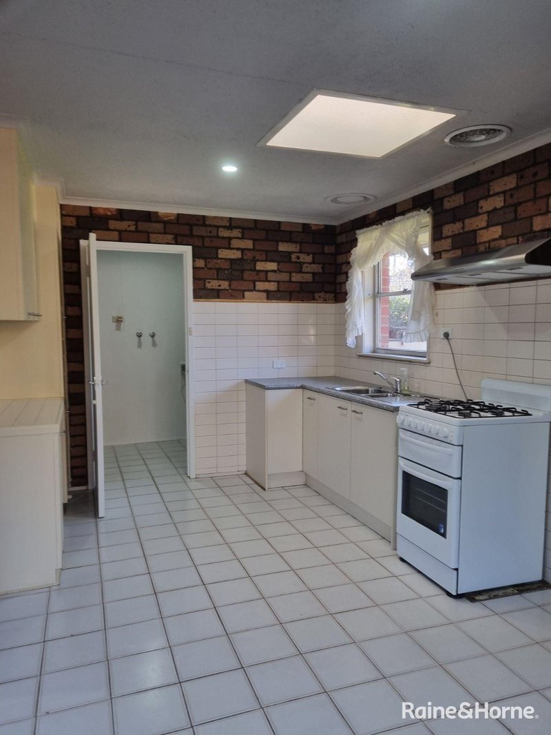 Photo - 20 Felstead Avenue, Sunshine West VIC 3020 - Image 3