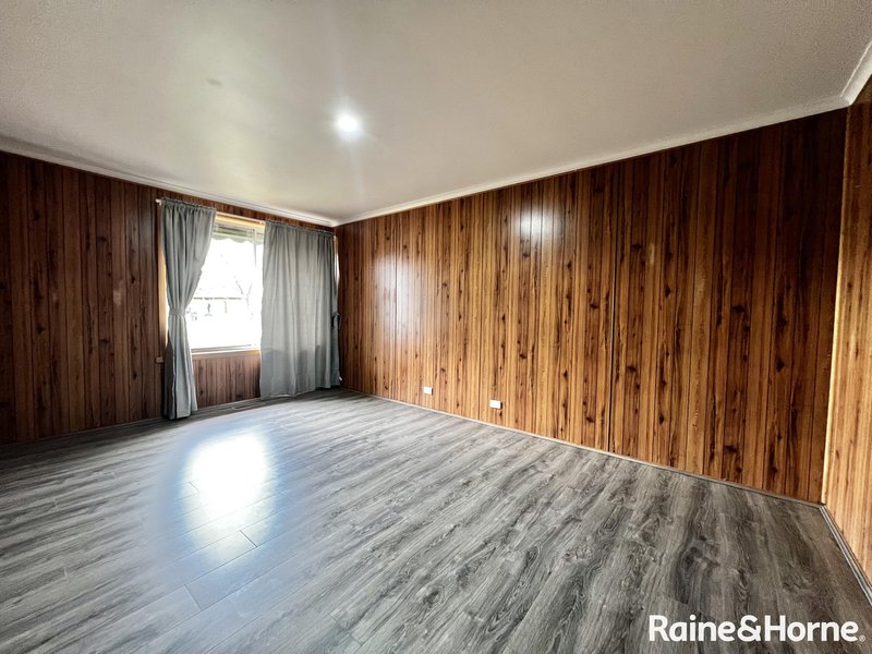 Photo - 20 Felstead Avenue, Sunshine West VIC 3020 - Image 5